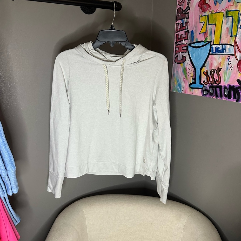 Vuori Women's Cream Long Sleeve Hoodie